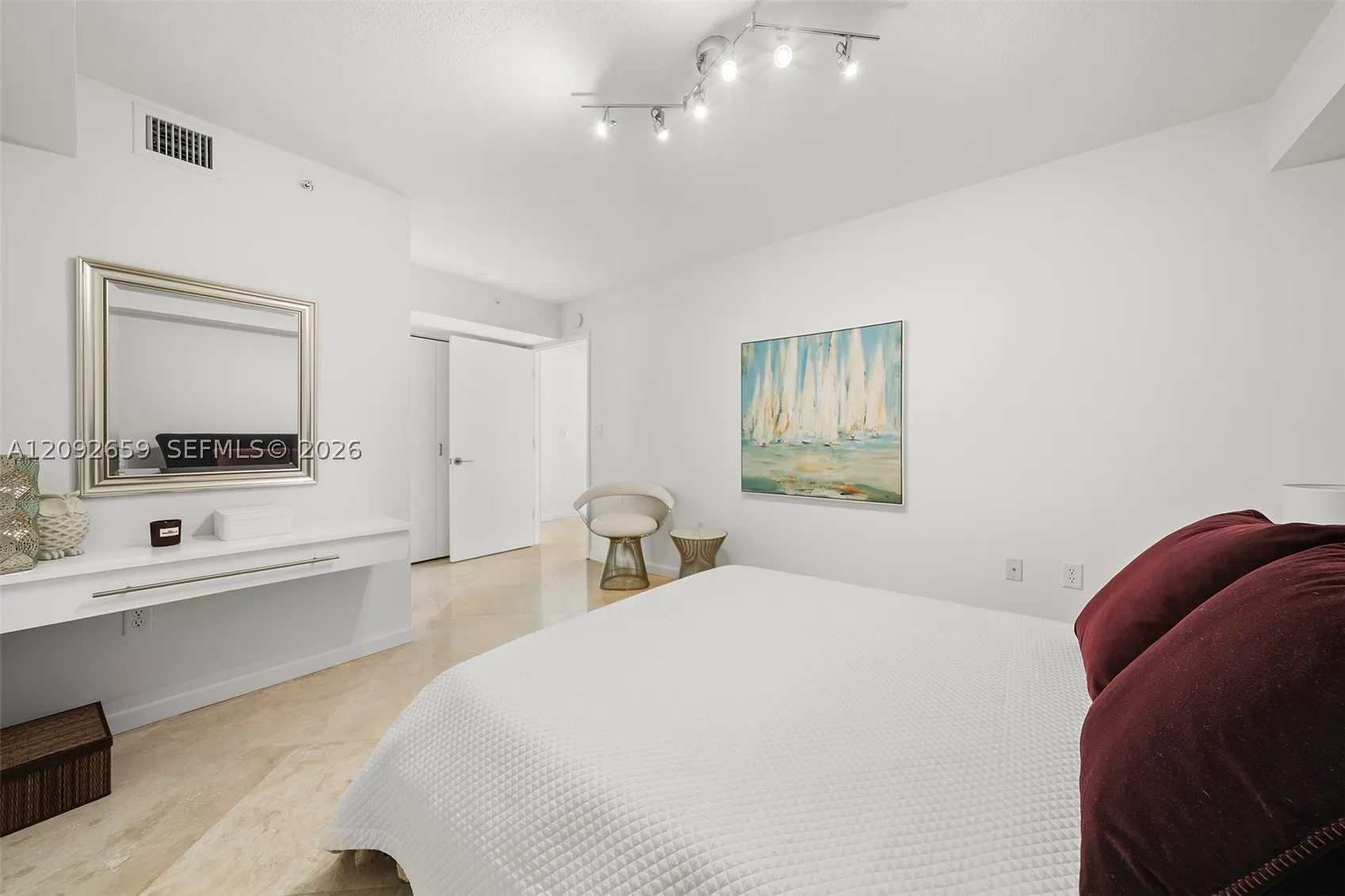 7600 Collins Ave #1012