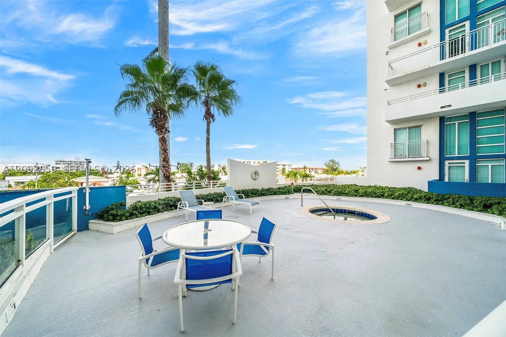 7600 Collins Ave #1012