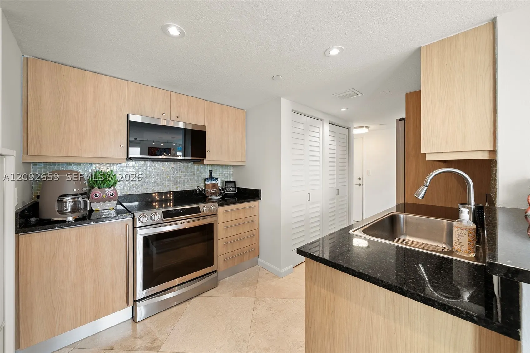 7600 Collins Ave #1012