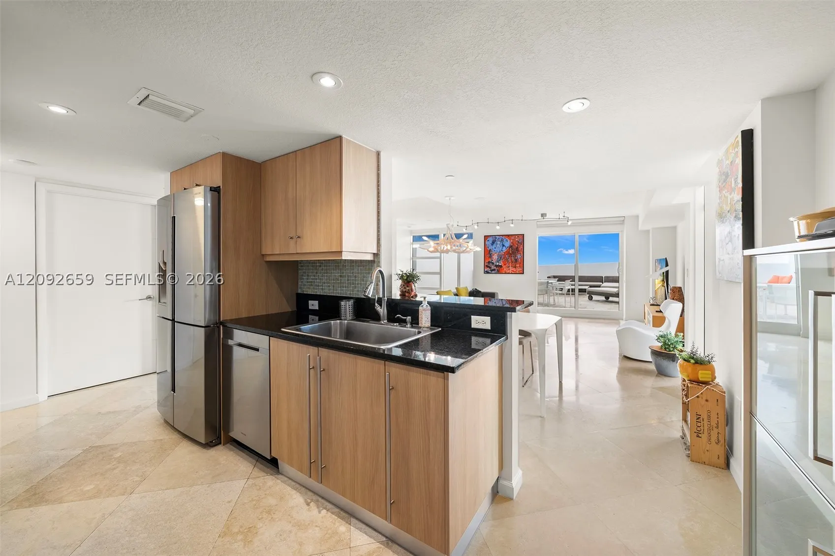 7600 Collins Ave #1012