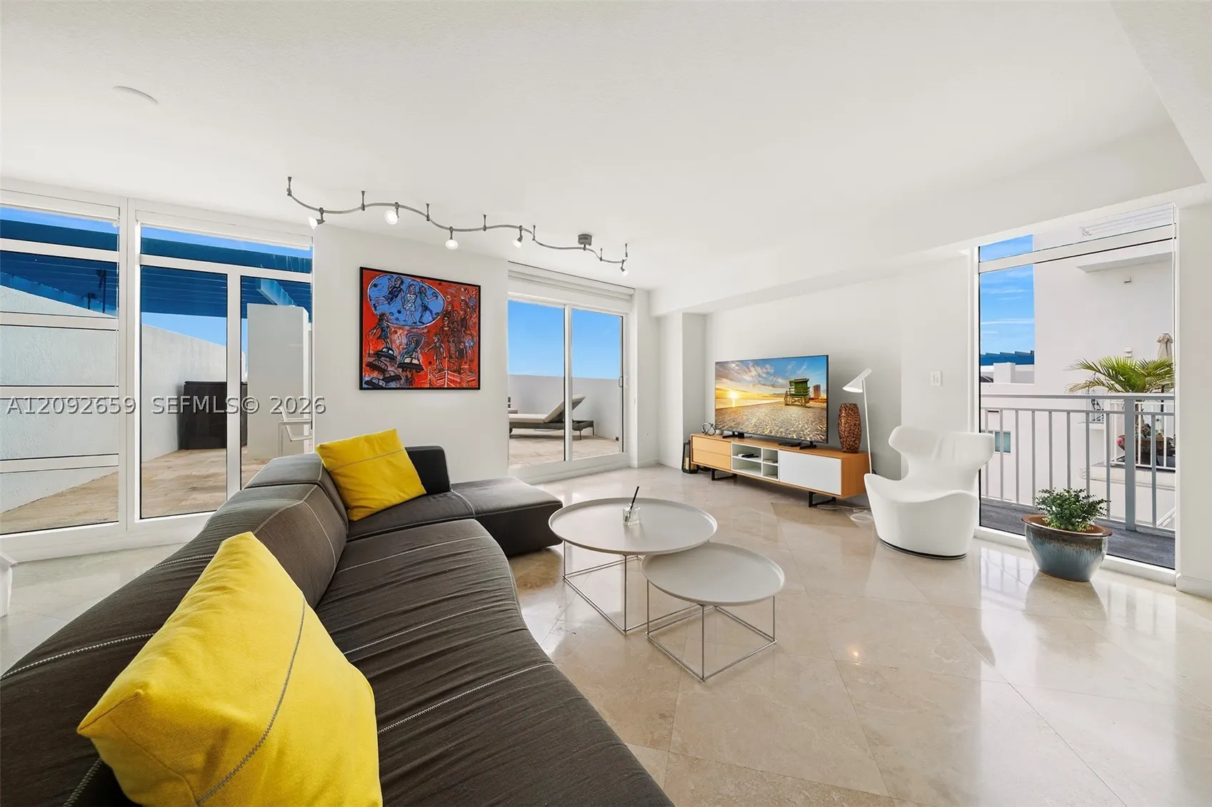 7600 Collins Ave #1012