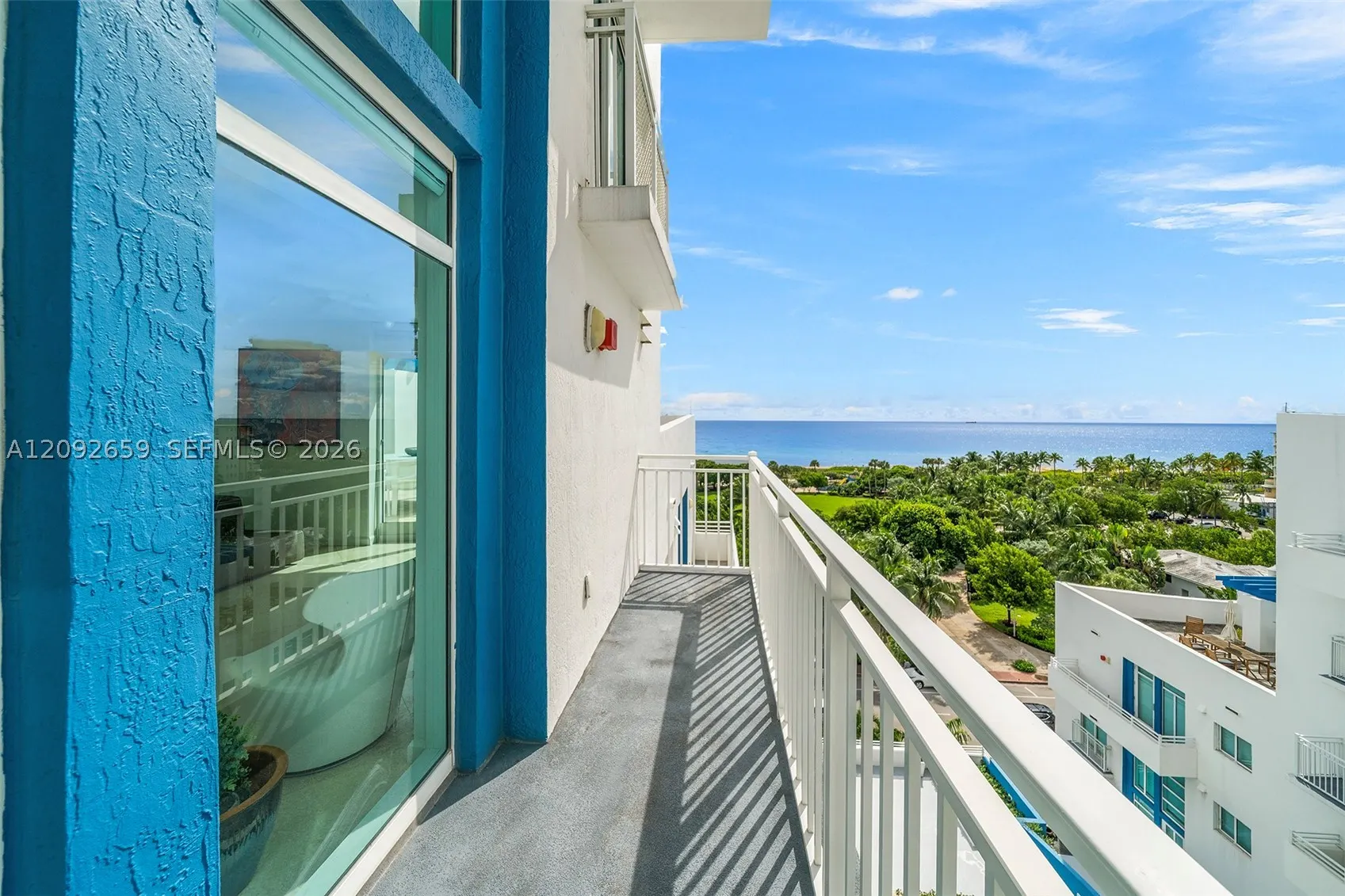 7600 Collins Ave #1012