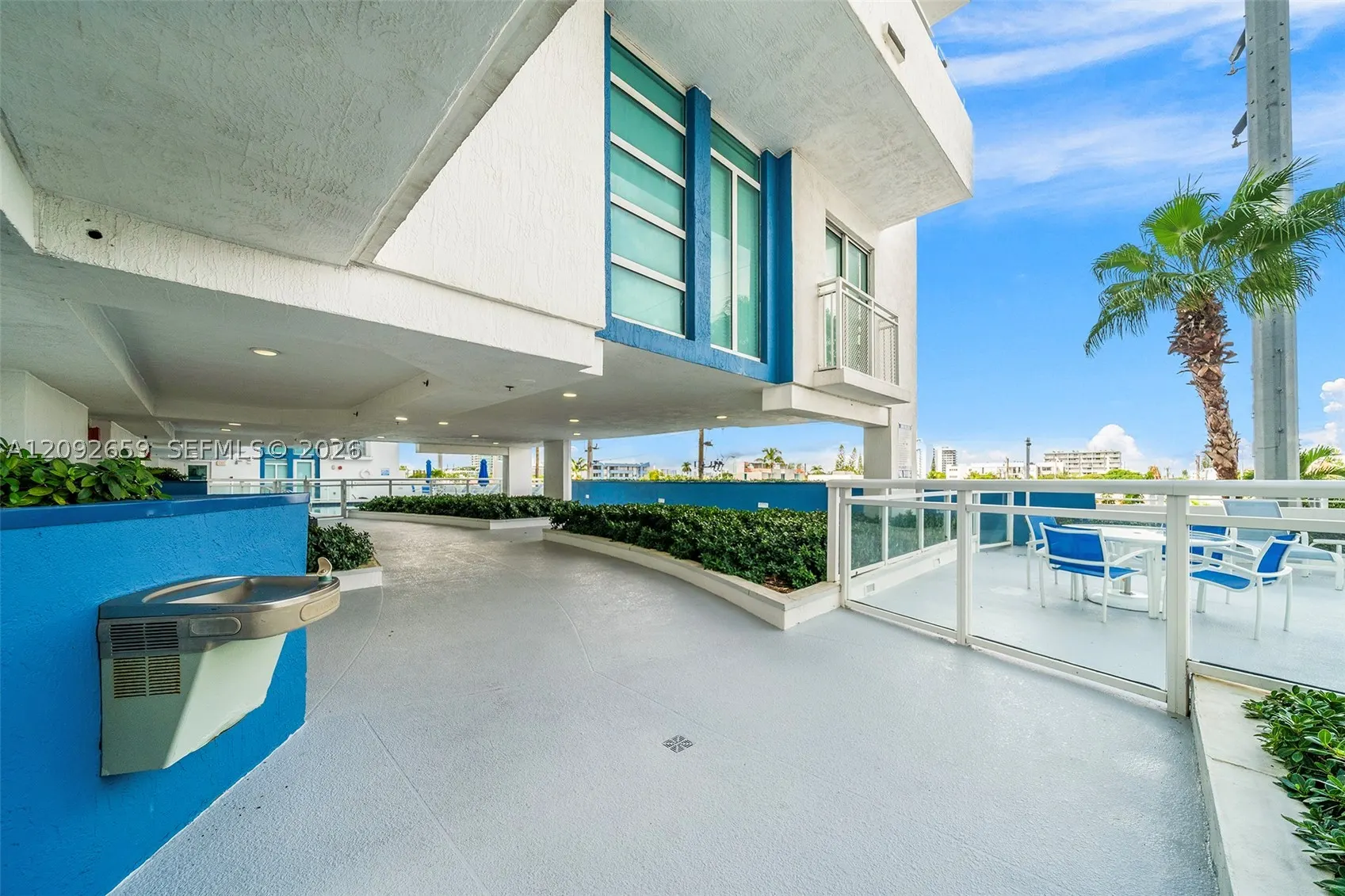 7600 Collins Ave #1012