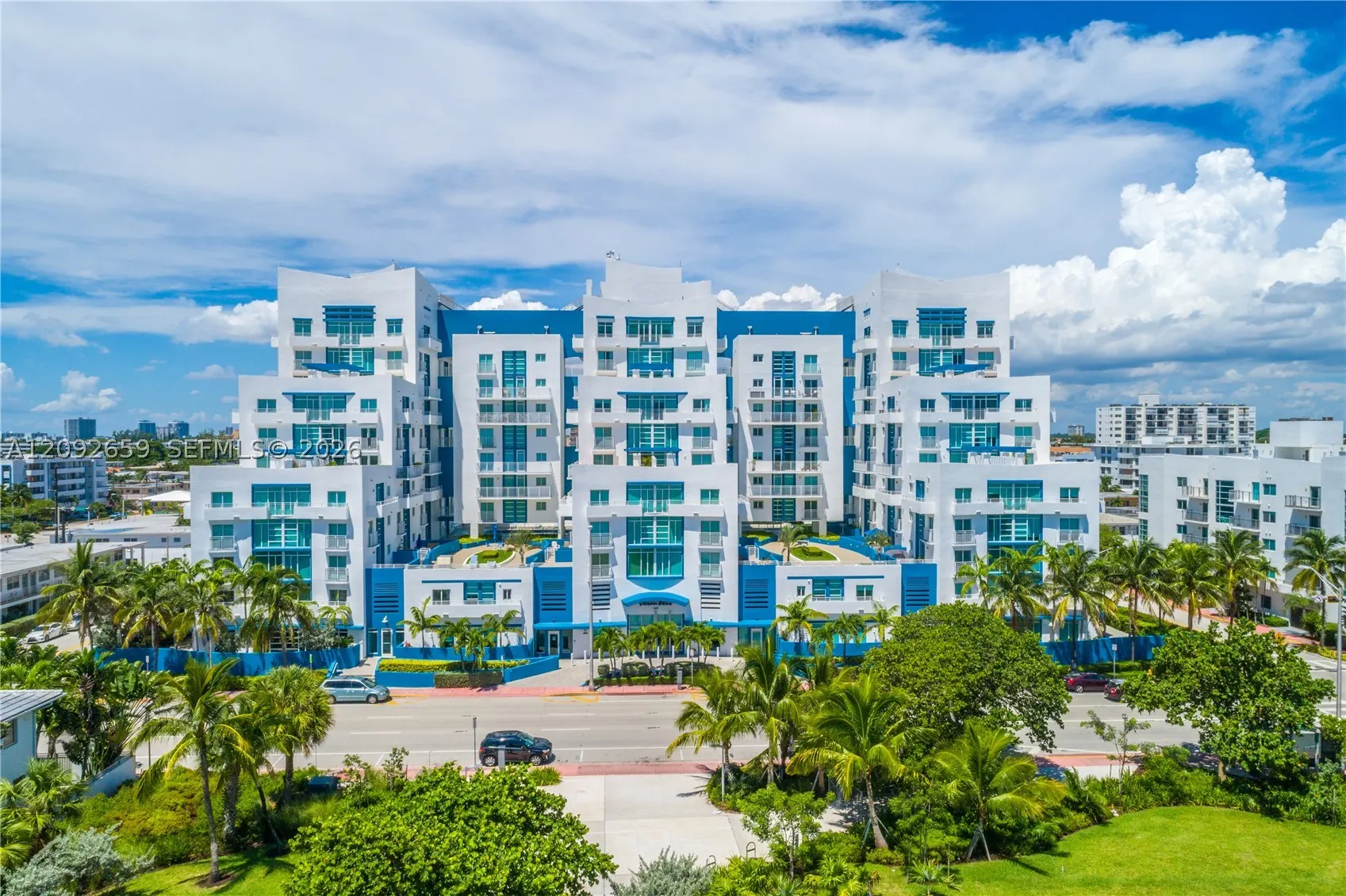 7600 Collins Ave #1012
