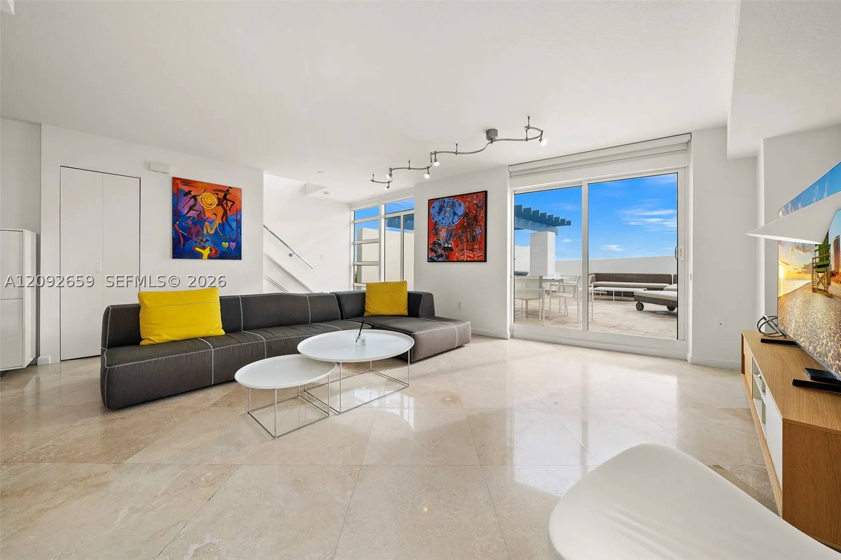 7600 Collins Ave #1012
