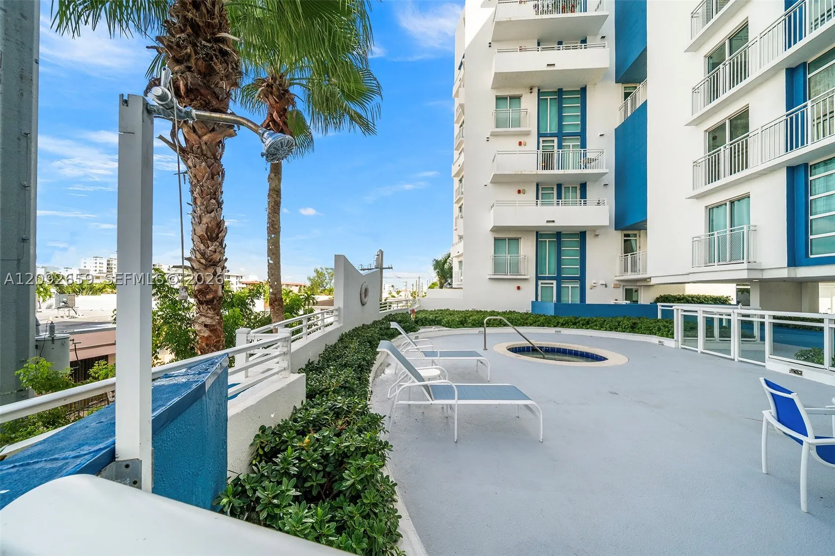 7600 Collins Ave #1012