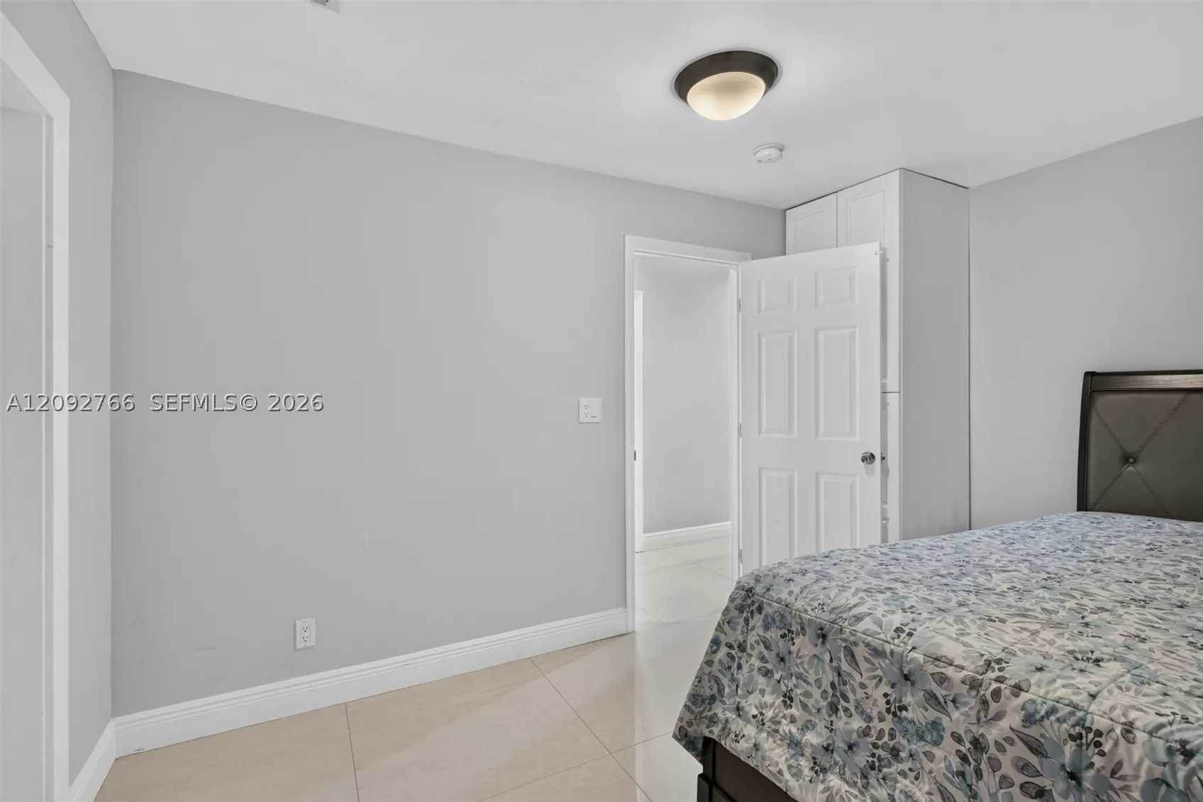 1427 Hollywood Blvd