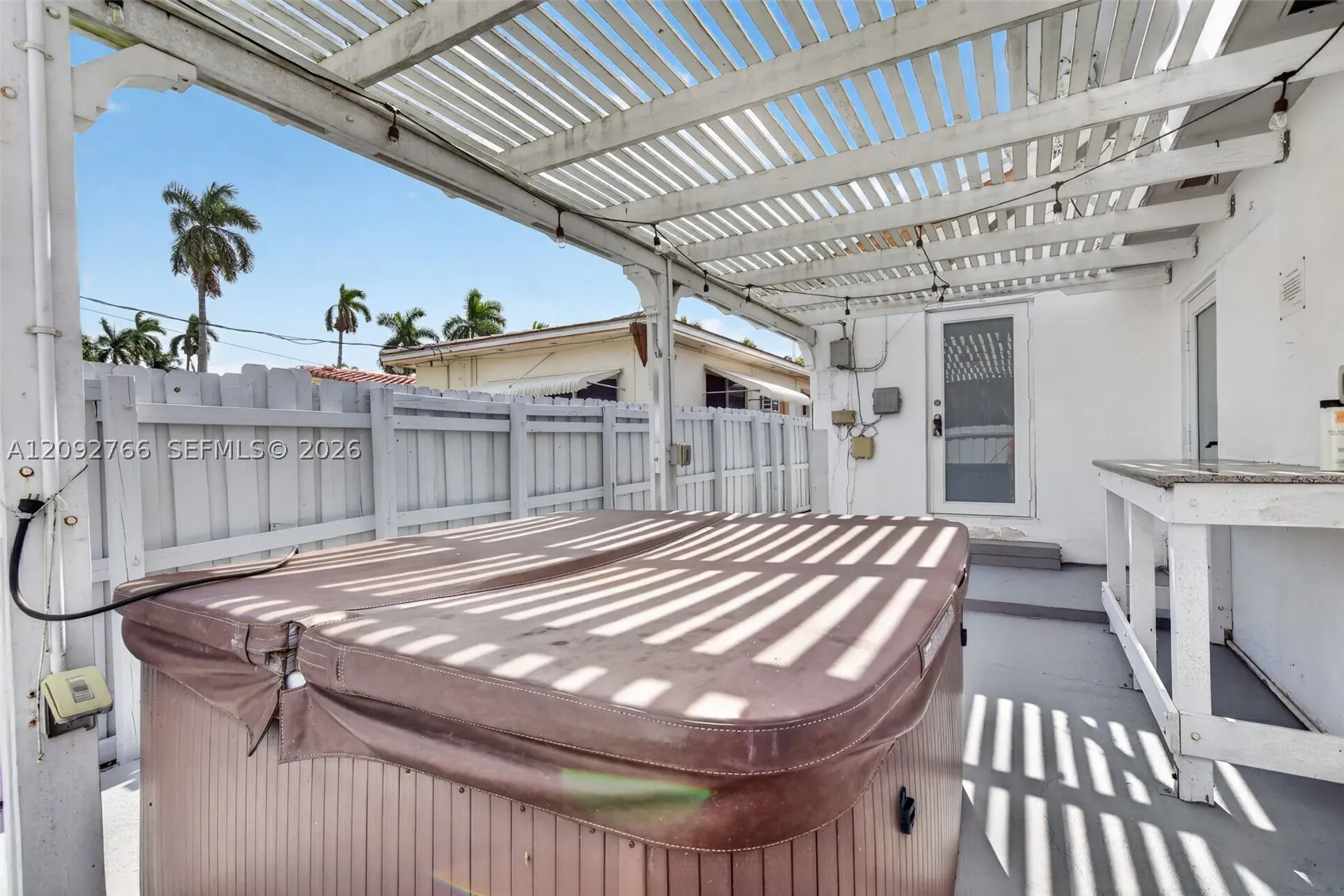 1427 Hollywood Blvd