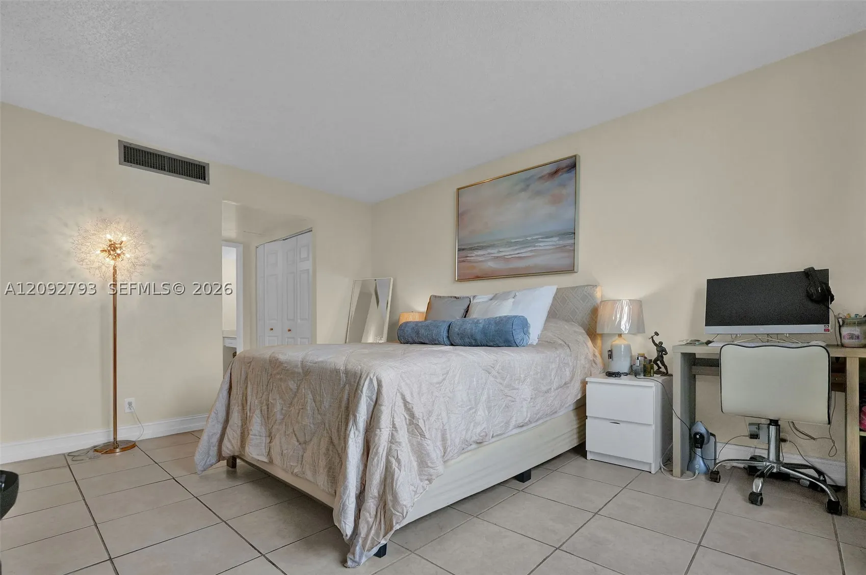 6770 Indian Creek Dr #8R