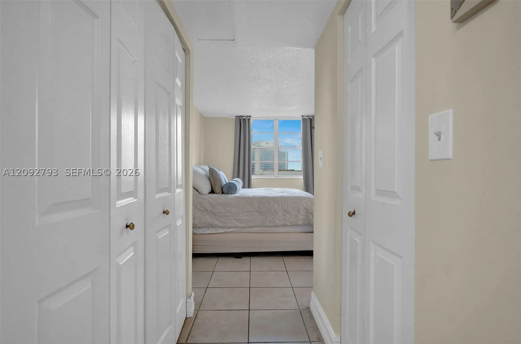 6770 Indian Creek Dr #8R