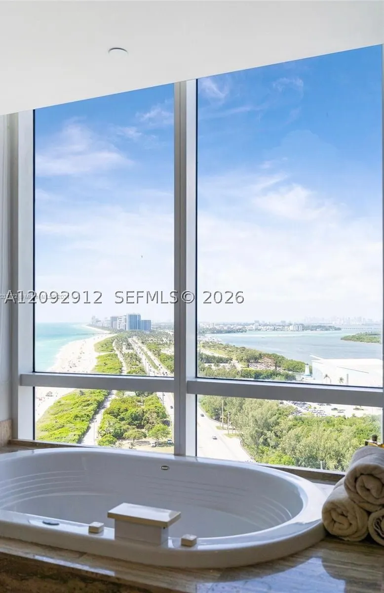 15811 Collins Ave #2006