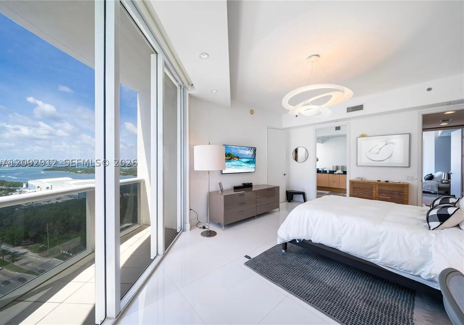 15811 Collins Ave #2006