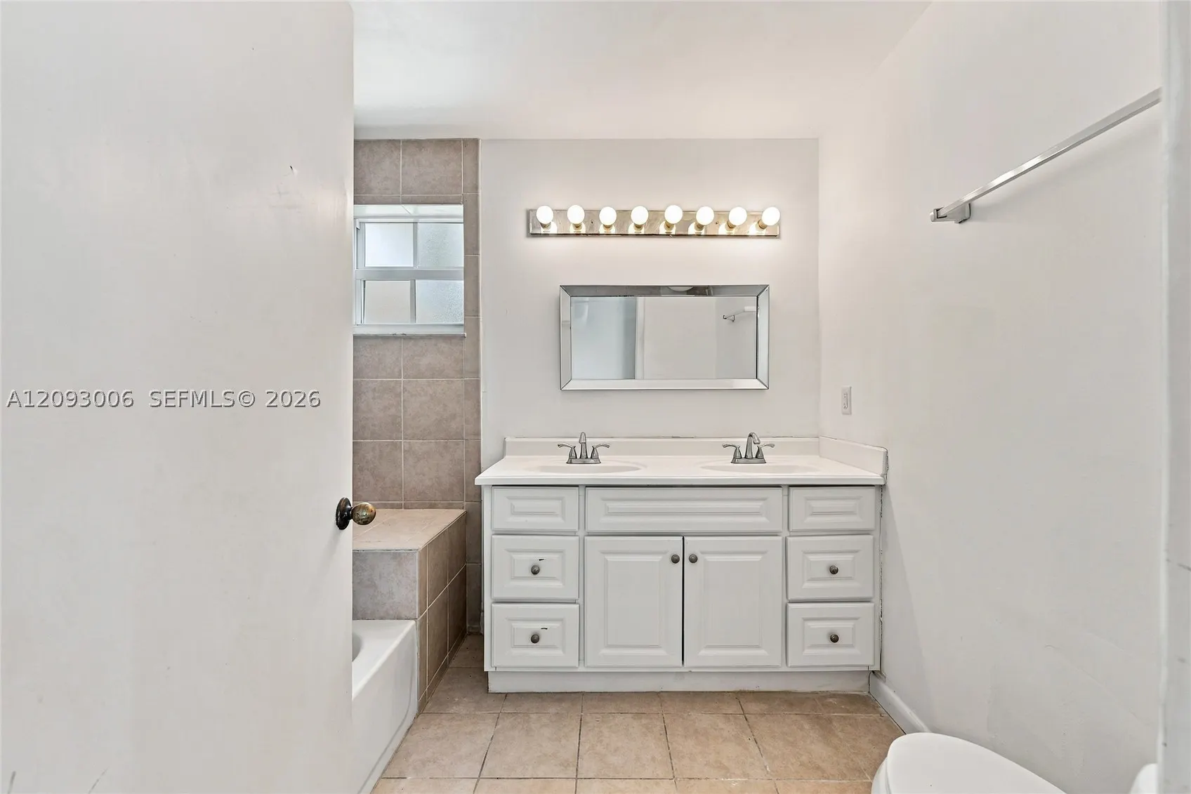 1301 SE 5th Ct