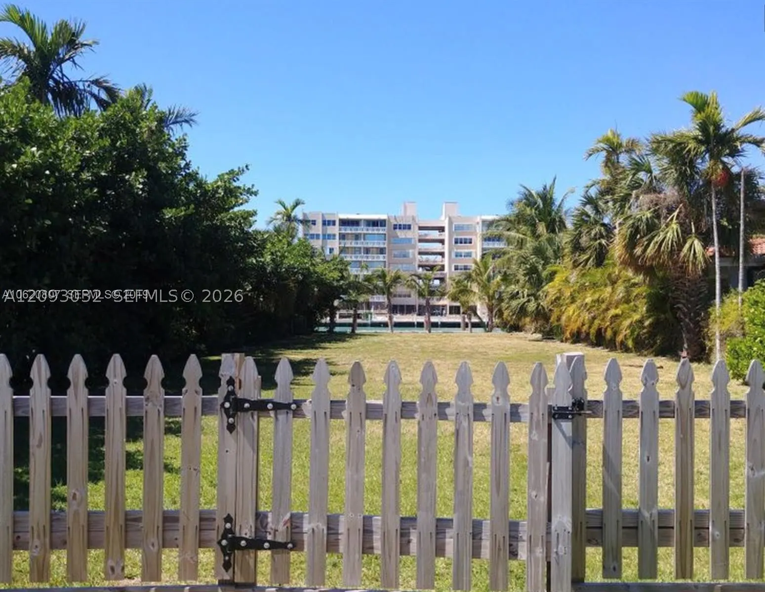9480 Bay Dr