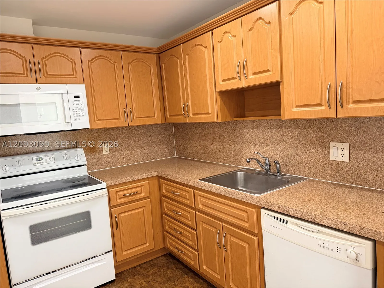 1965 S Ocean Dr #18C