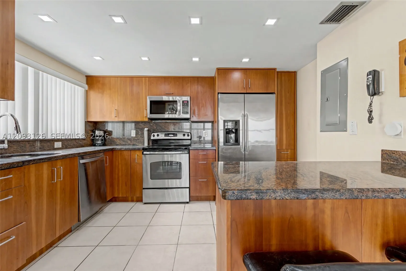 1825 S Ocean Dr #609