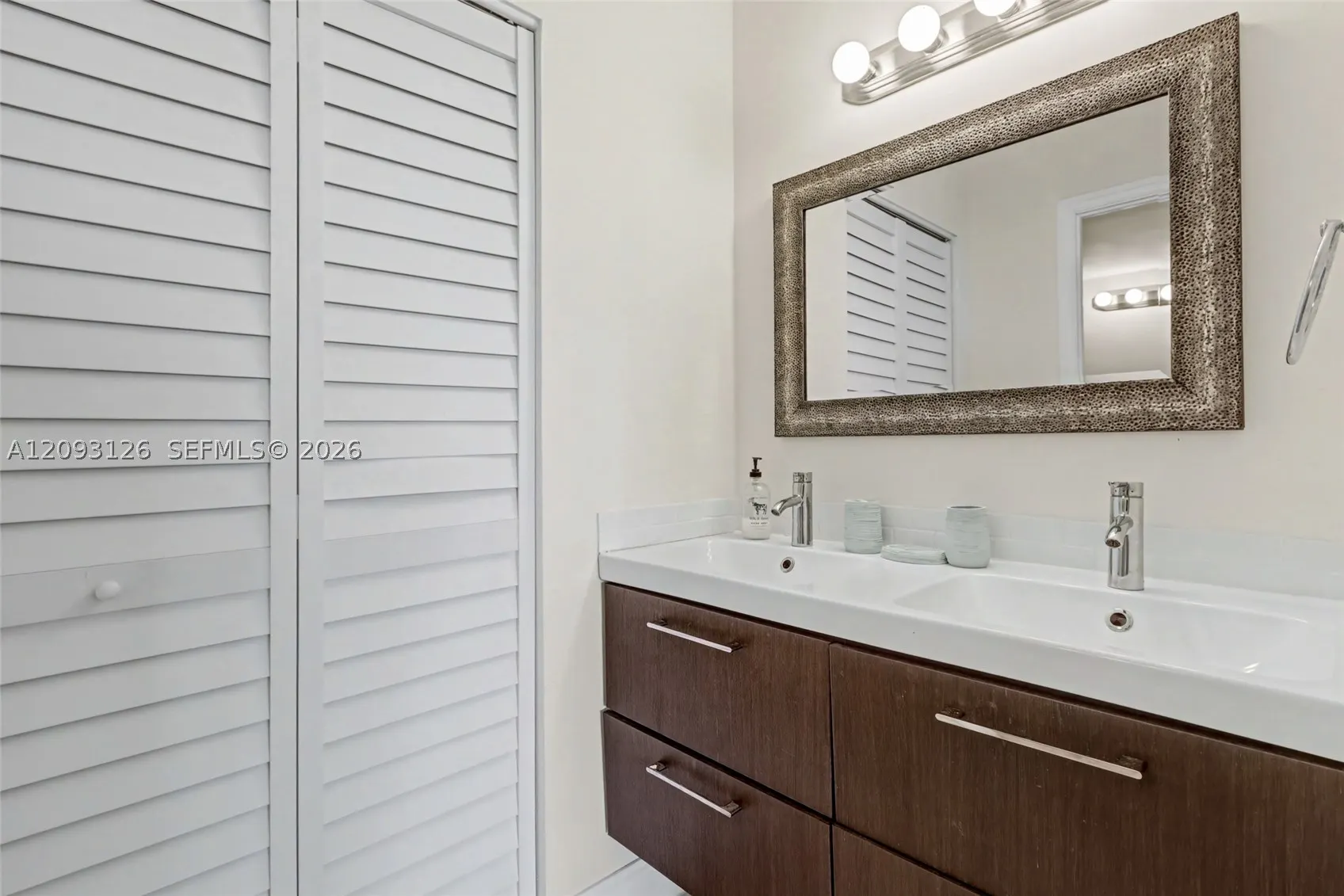 1825 S Ocean Dr #609