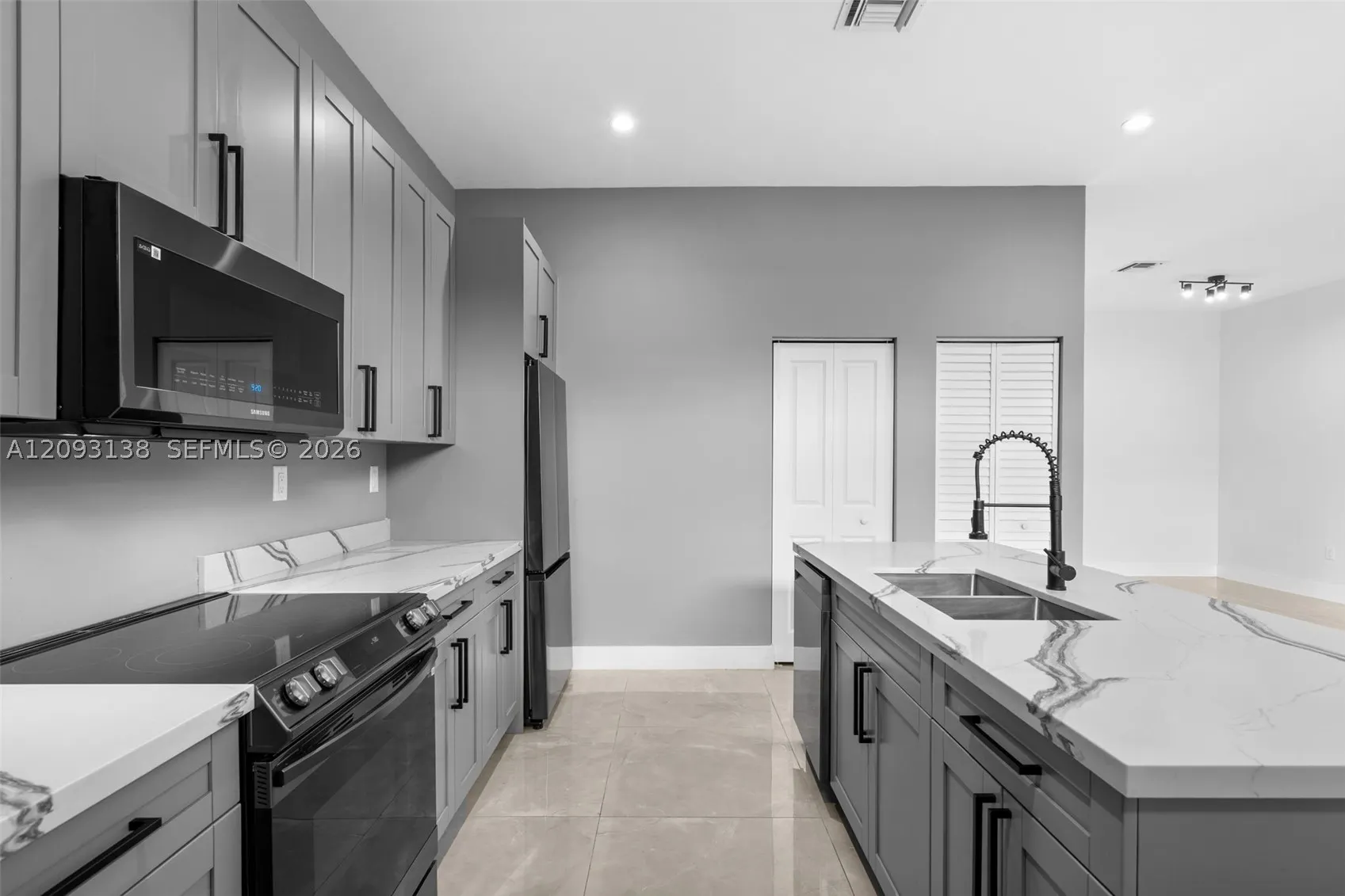 808 NW 5th Ter