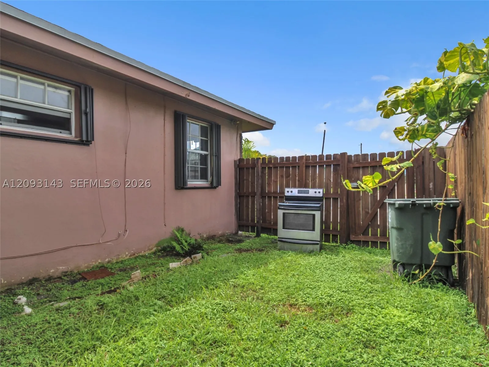 401 - 403 SW 4th Ter