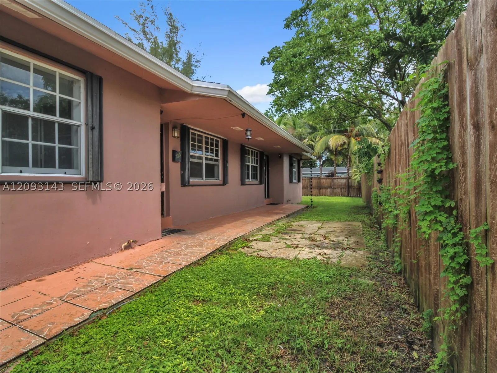 401 - 403 SW 4th Ter