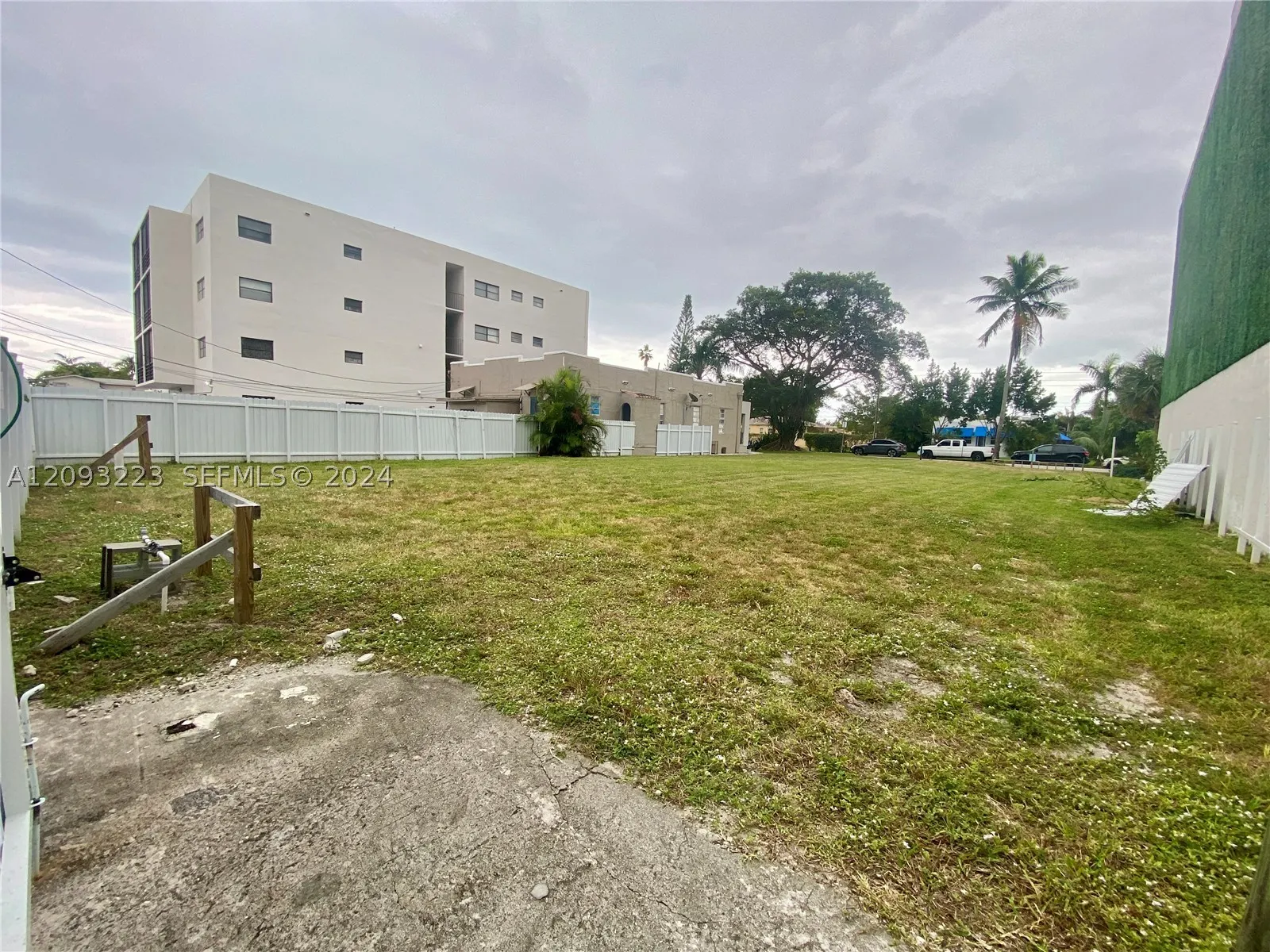 1741 Dewey St