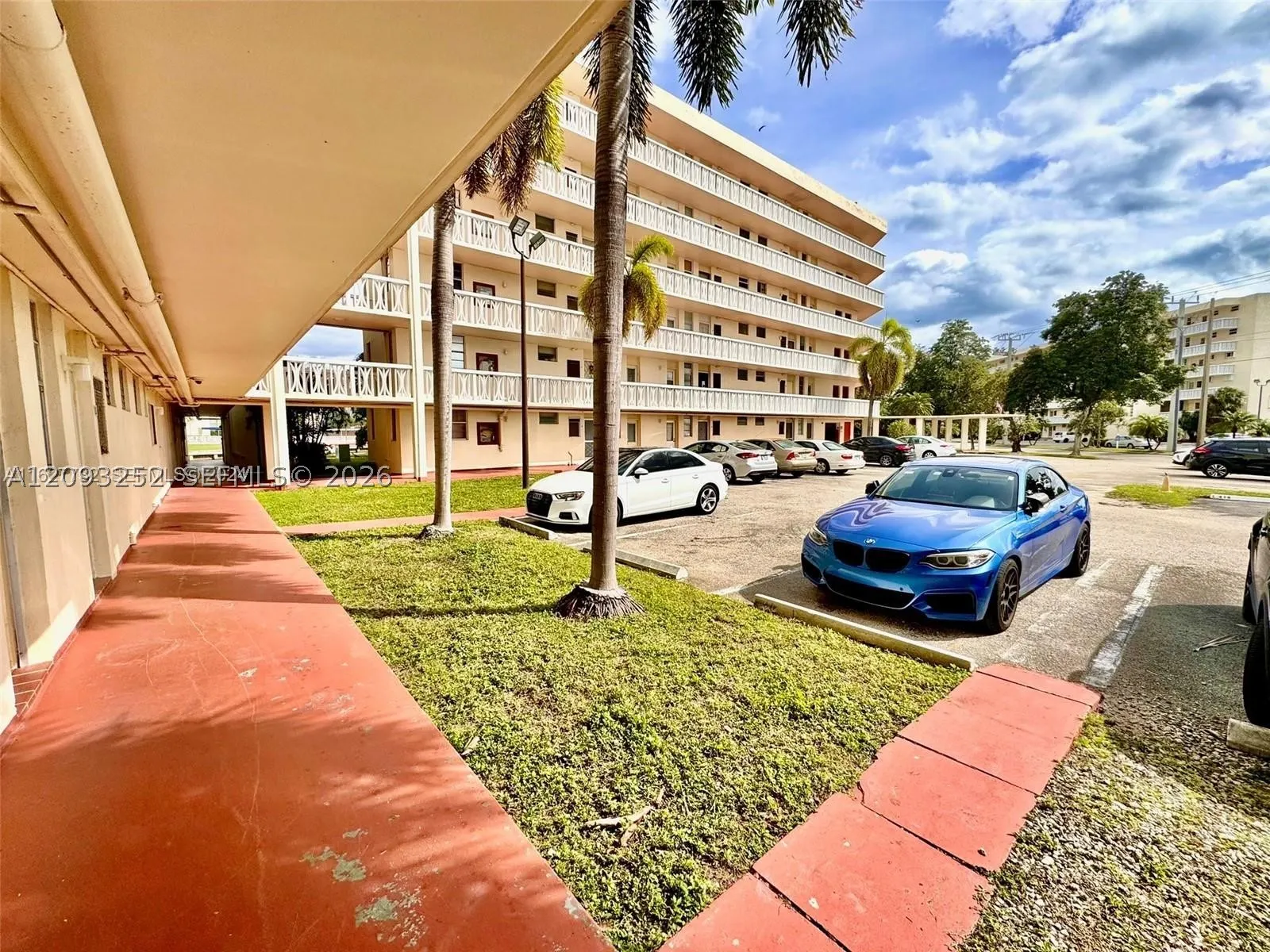 2905 Point East Dr #L102