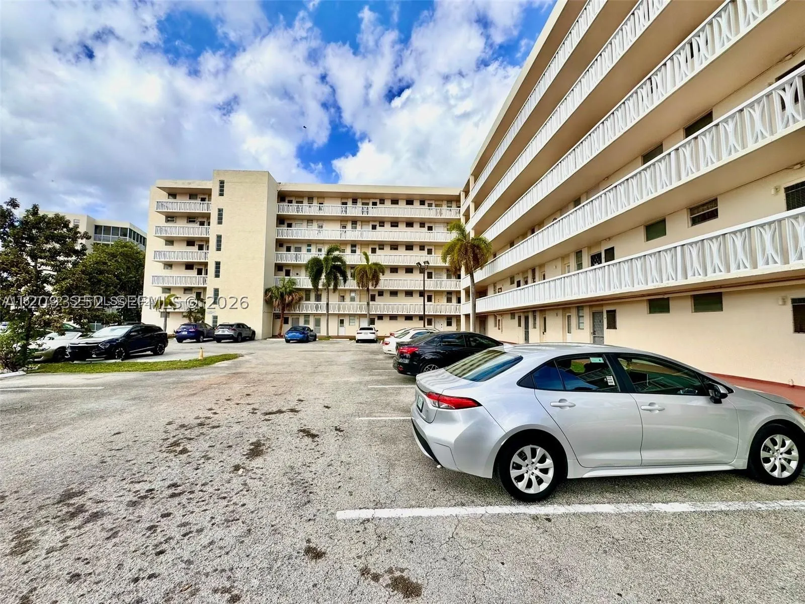 2905 Point East Dr #L102