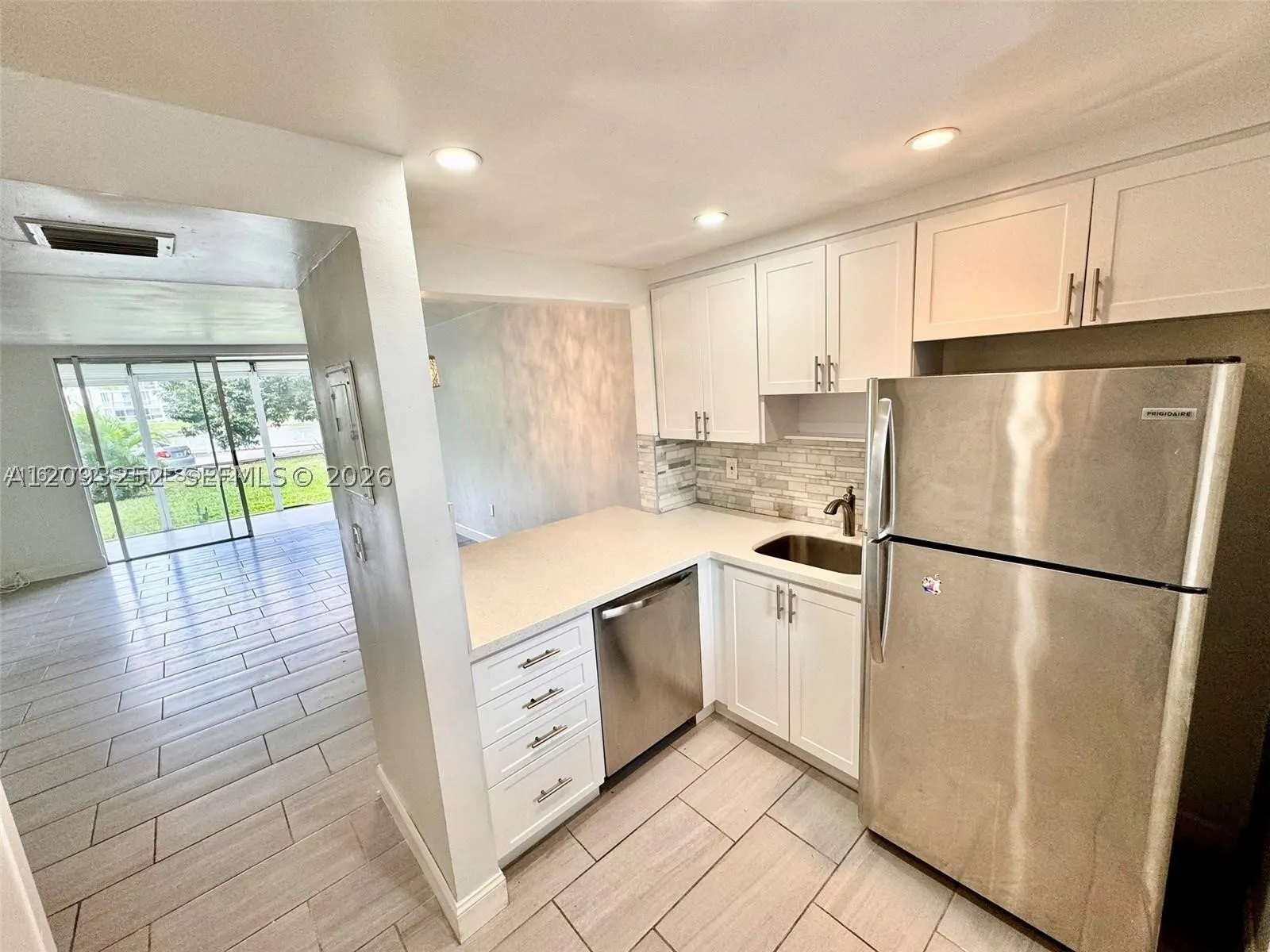 2905 Point East Dr #L102