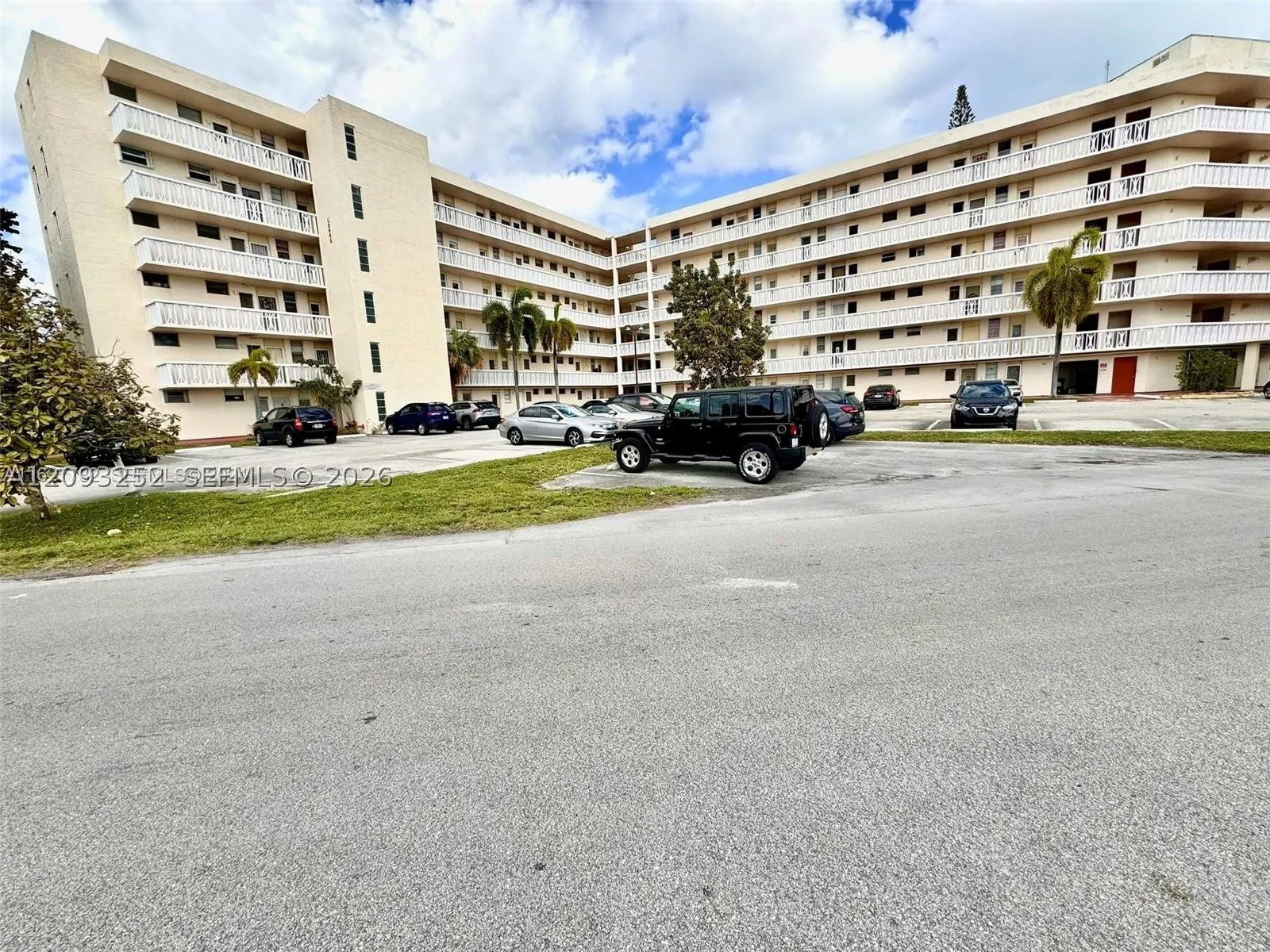 2905 Point East Dr #L102