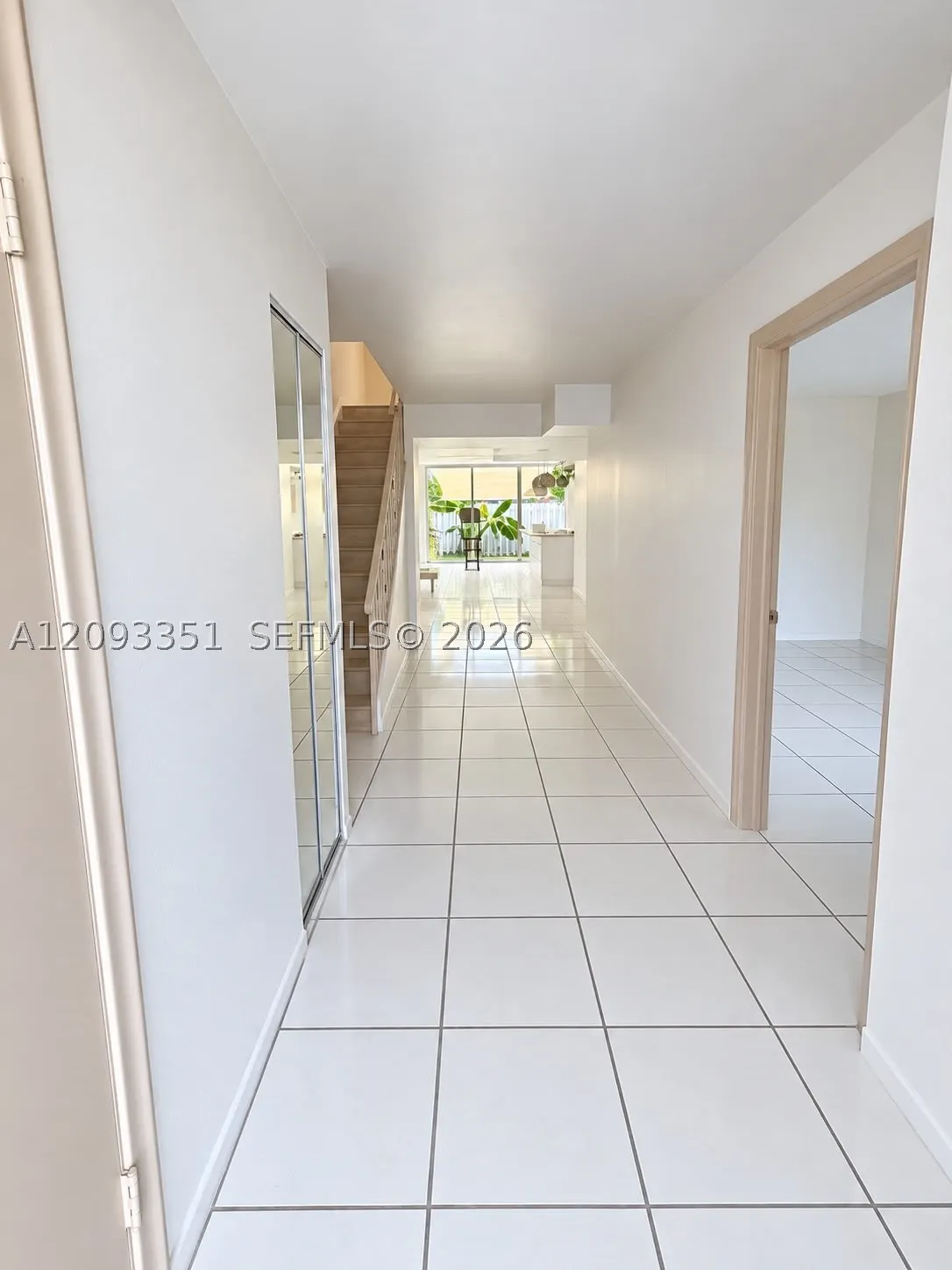 712 NE 26th Ave