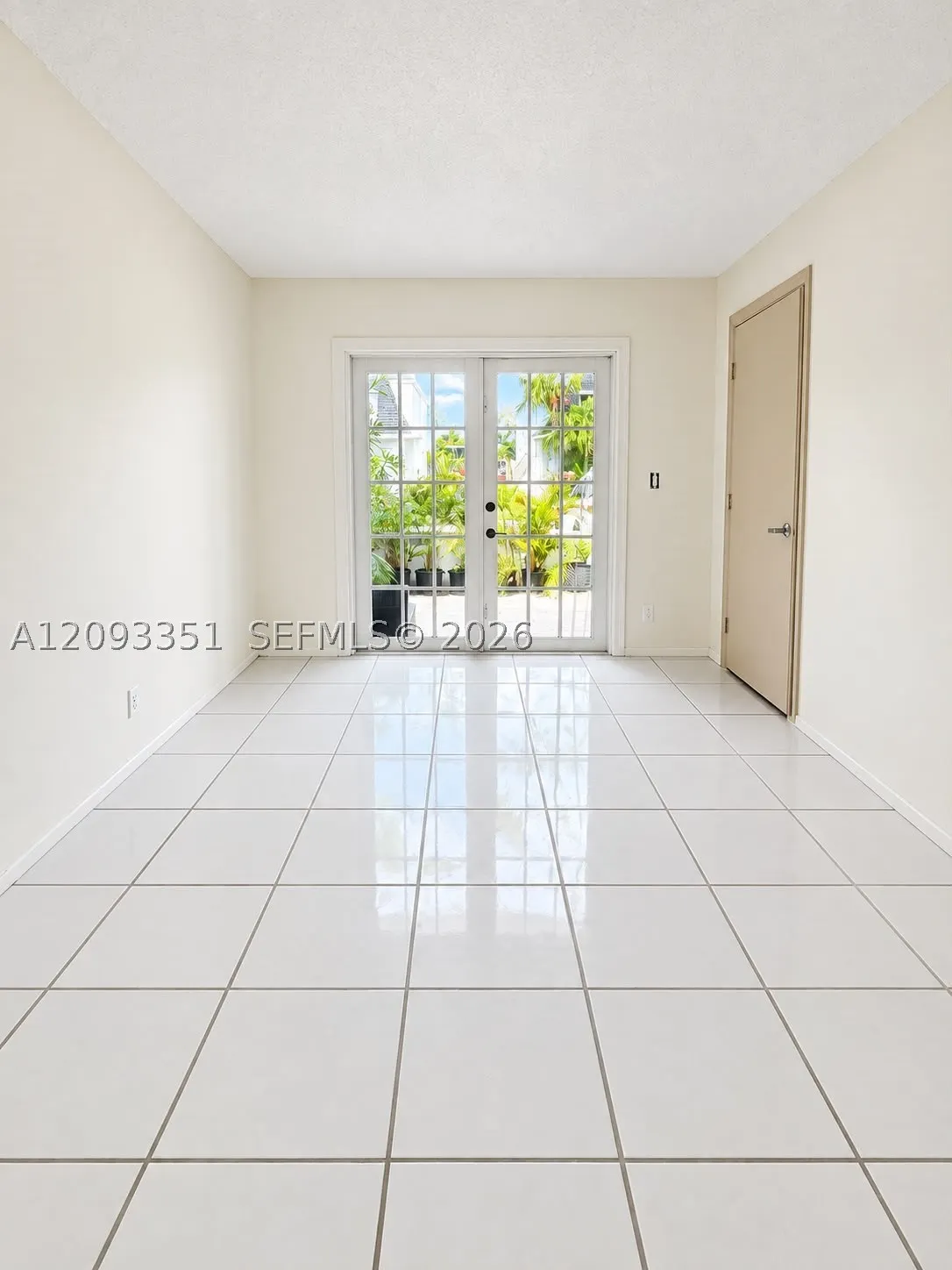 712 NE 26th Ave