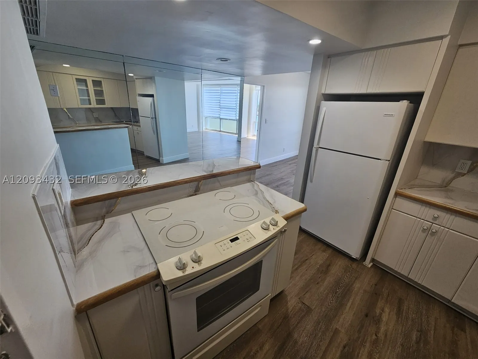 900 Bay Dr #721