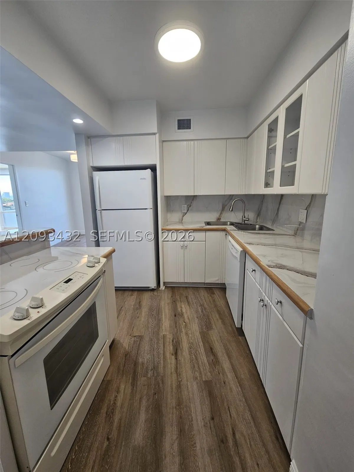 900 Bay Dr #721