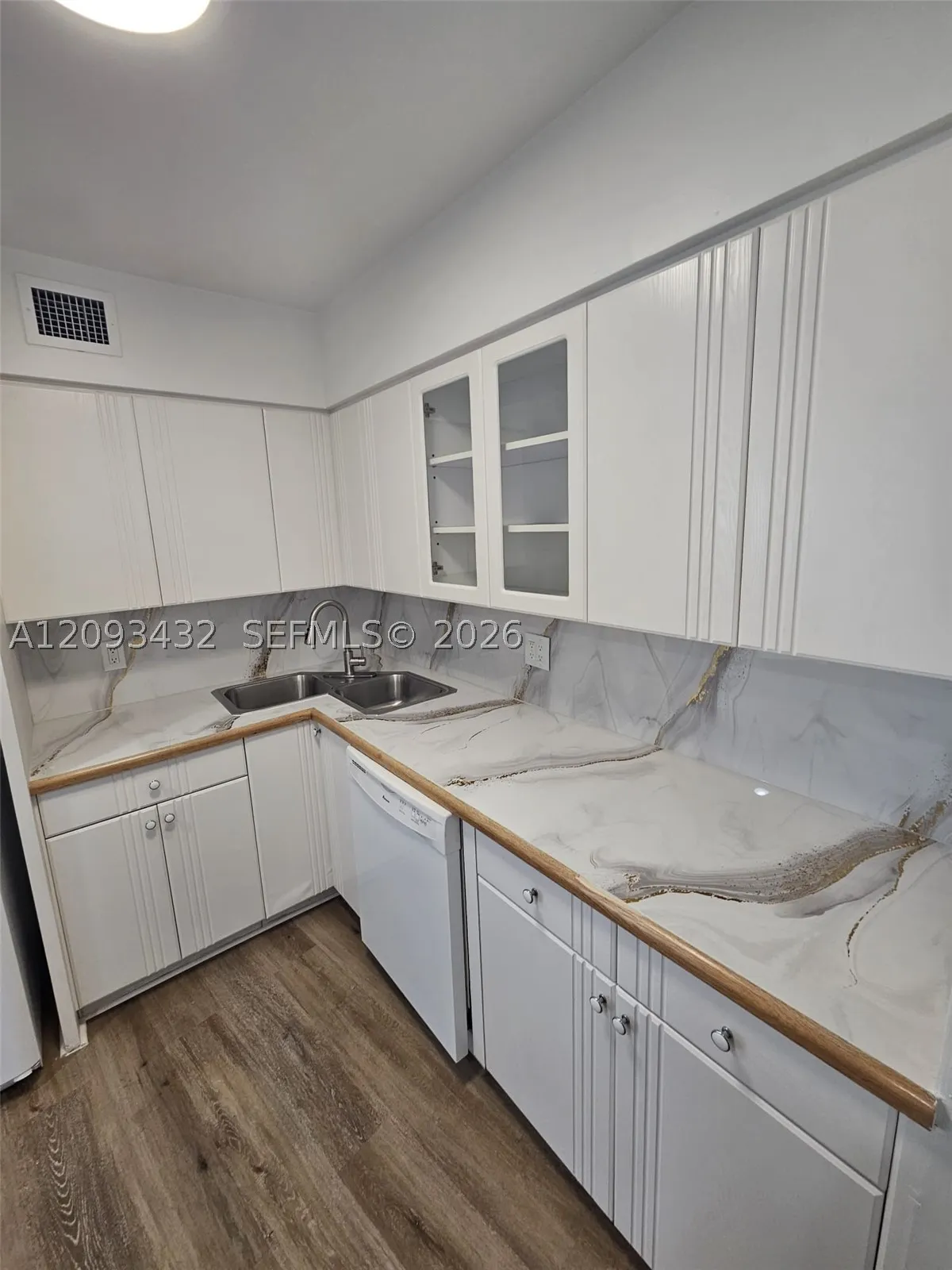 900 Bay Dr #721