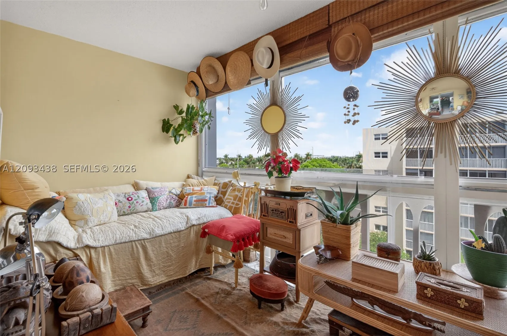 610 NE 12th Ave #602