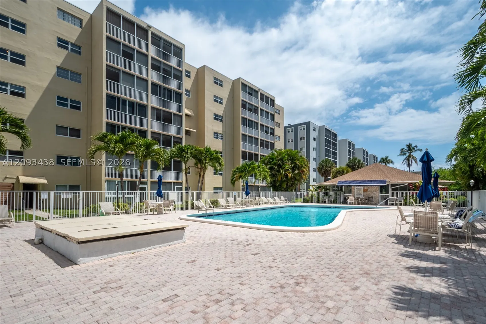 610 NE 12th Ave #602