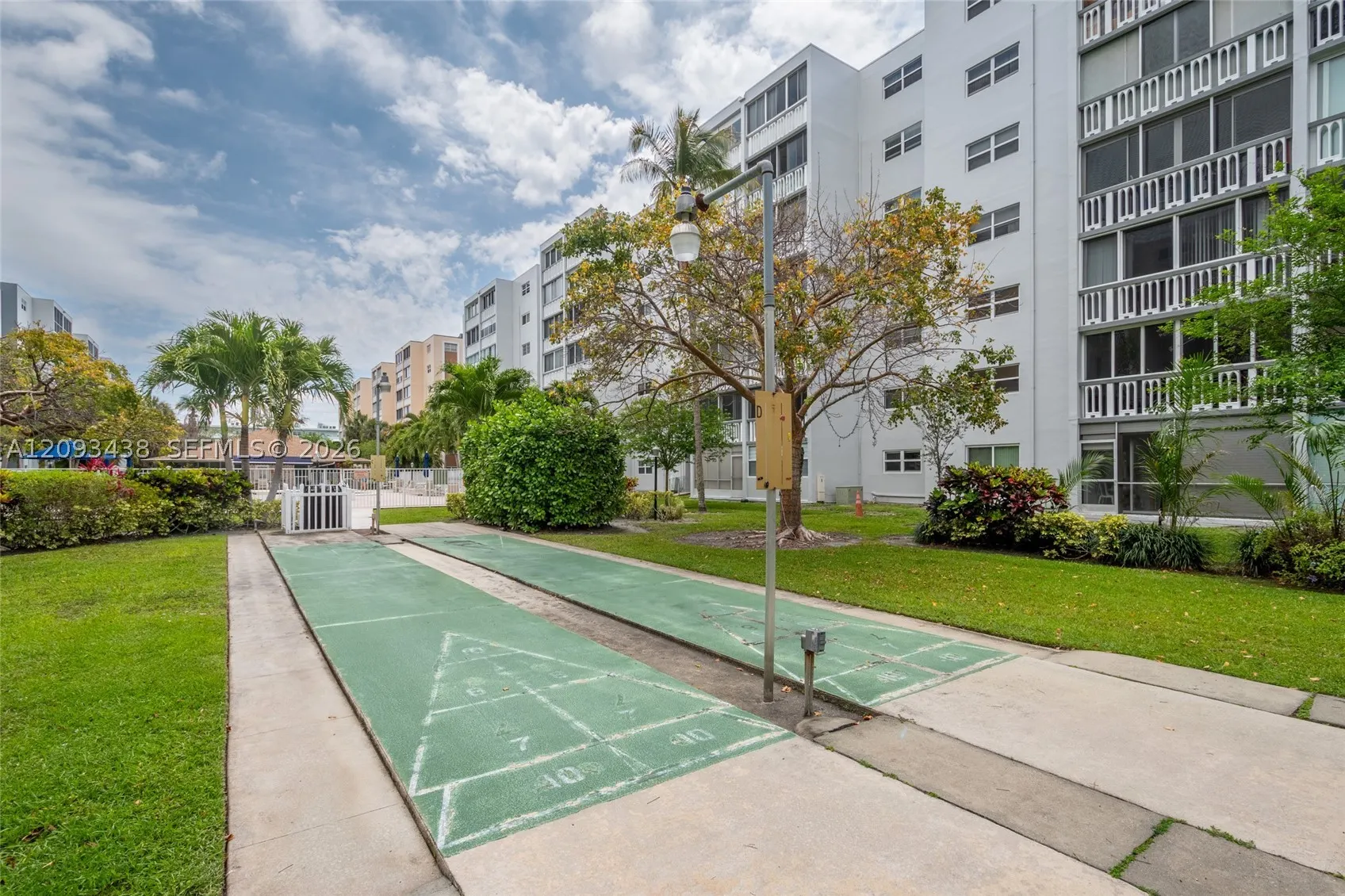 610 NE 12th Ave #602