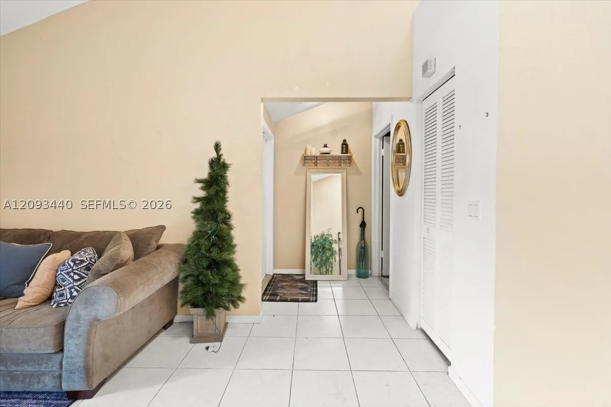 458 SE 11th Ter