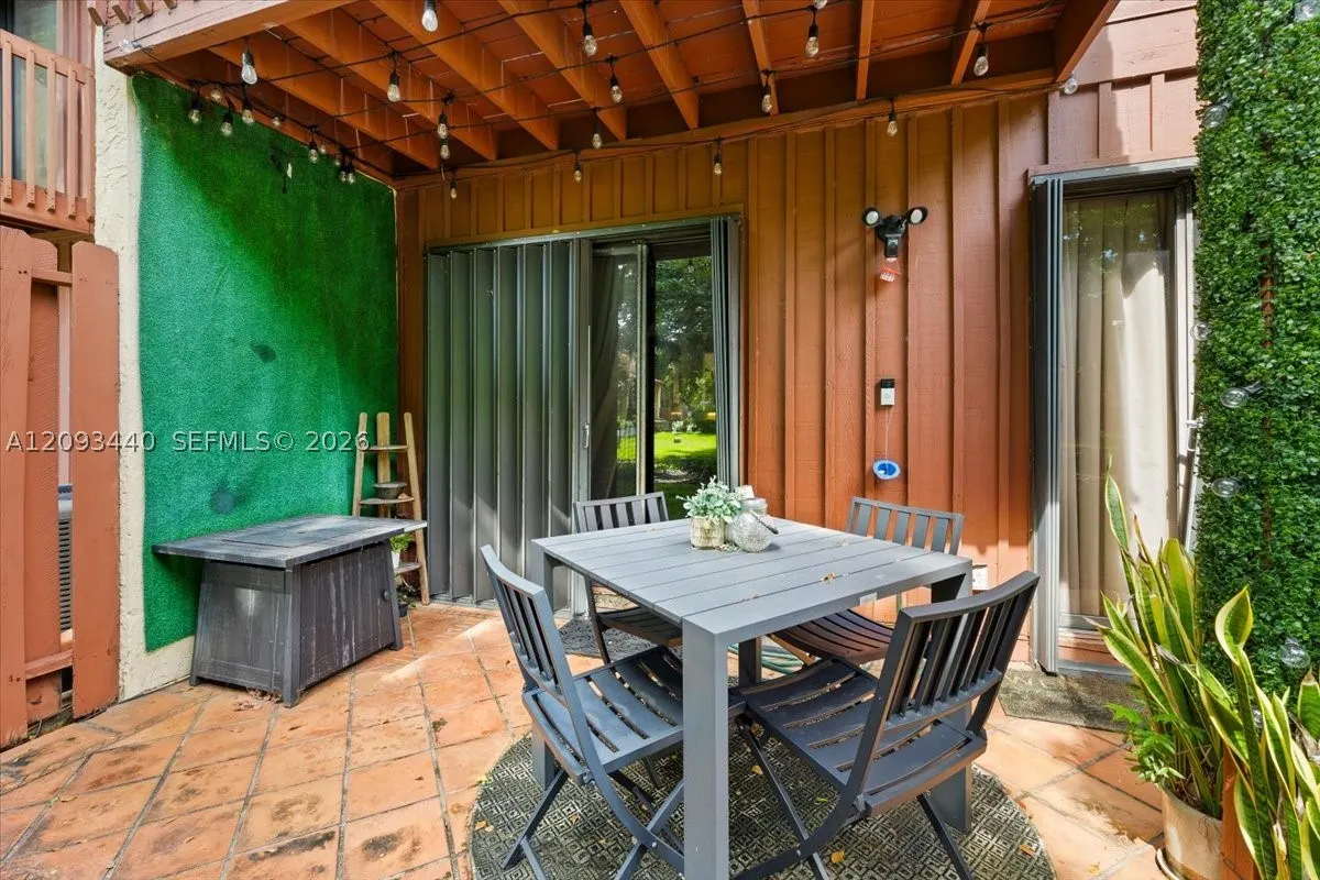 458 SE 11th Ter