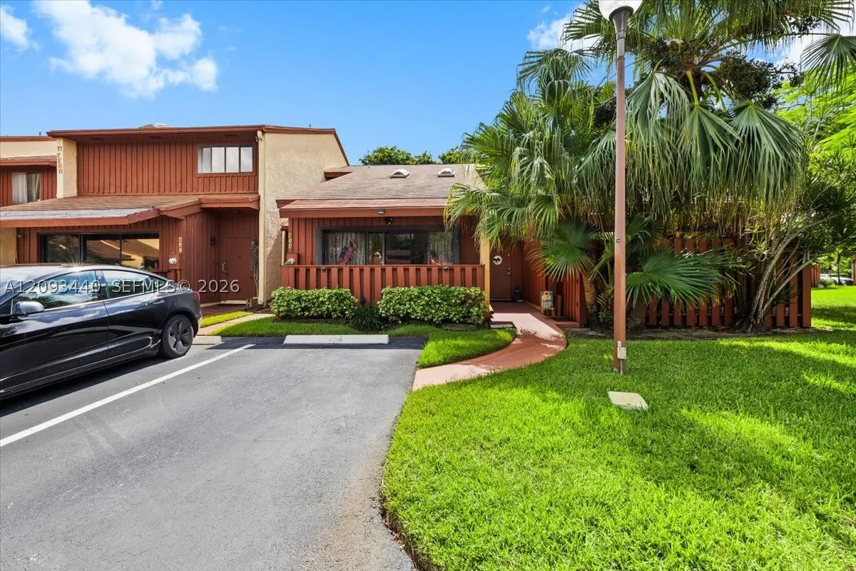 458 SE 11th Ter