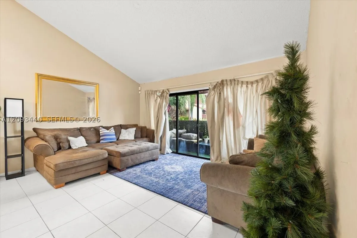 458 SE 11th Ter