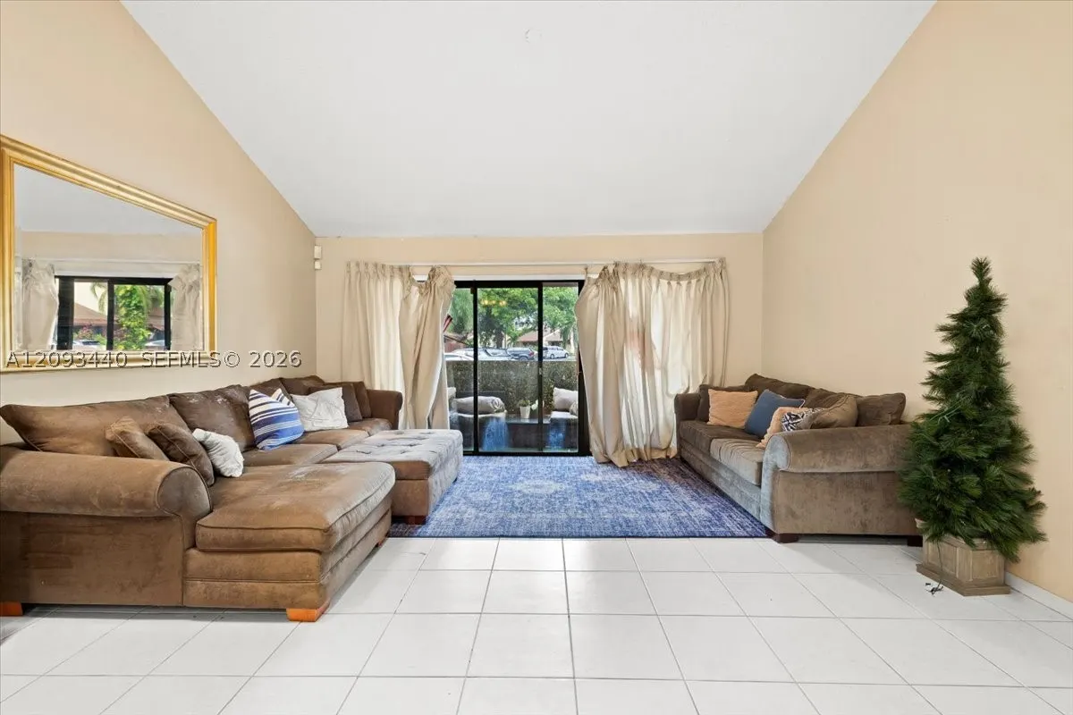458 SE 11th Ter