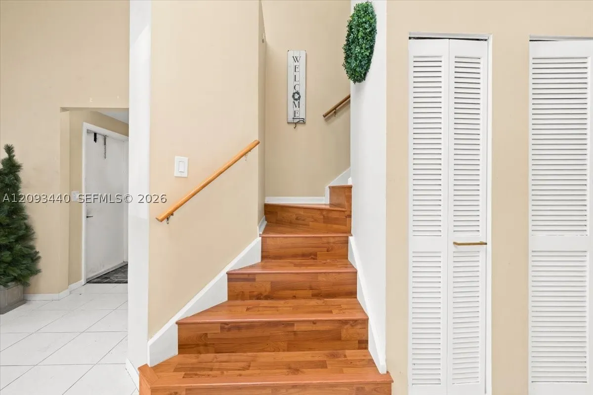 458 SE 11th Ter