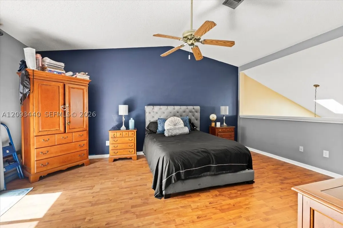 458 SE 11th Ter