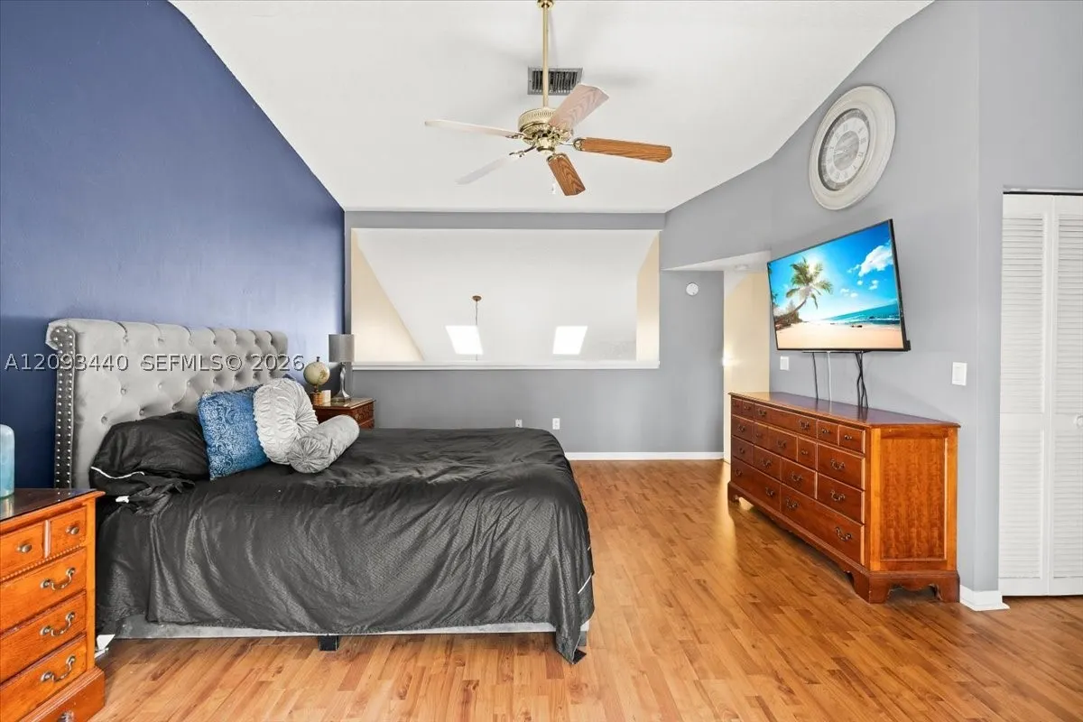 458 SE 11th Ter