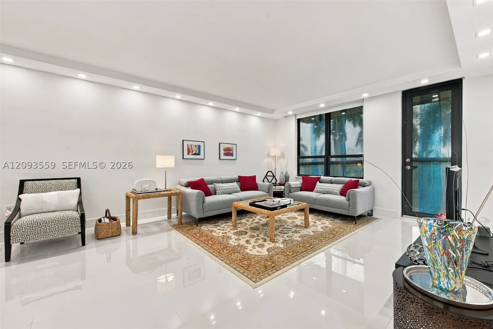 10185 Collins Ave #506