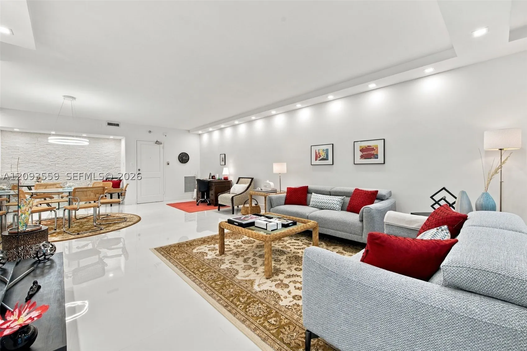 10185 Collins Ave #506