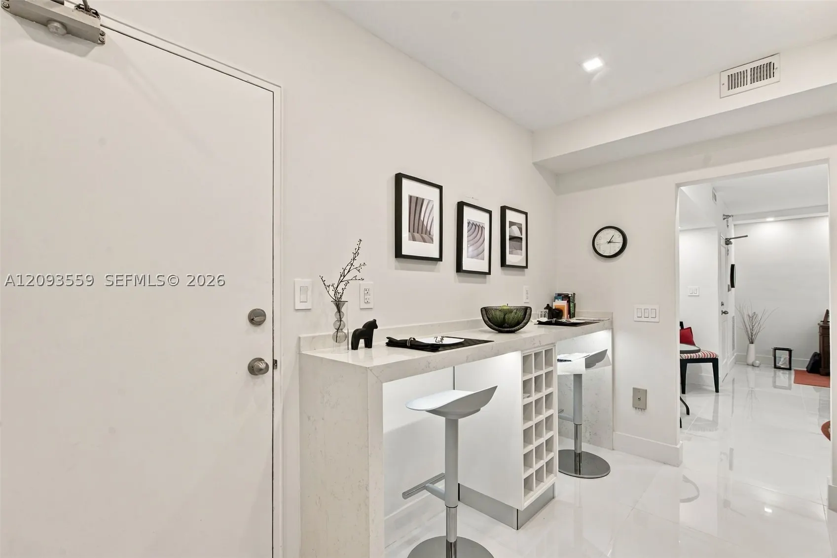 10185 Collins Ave #506