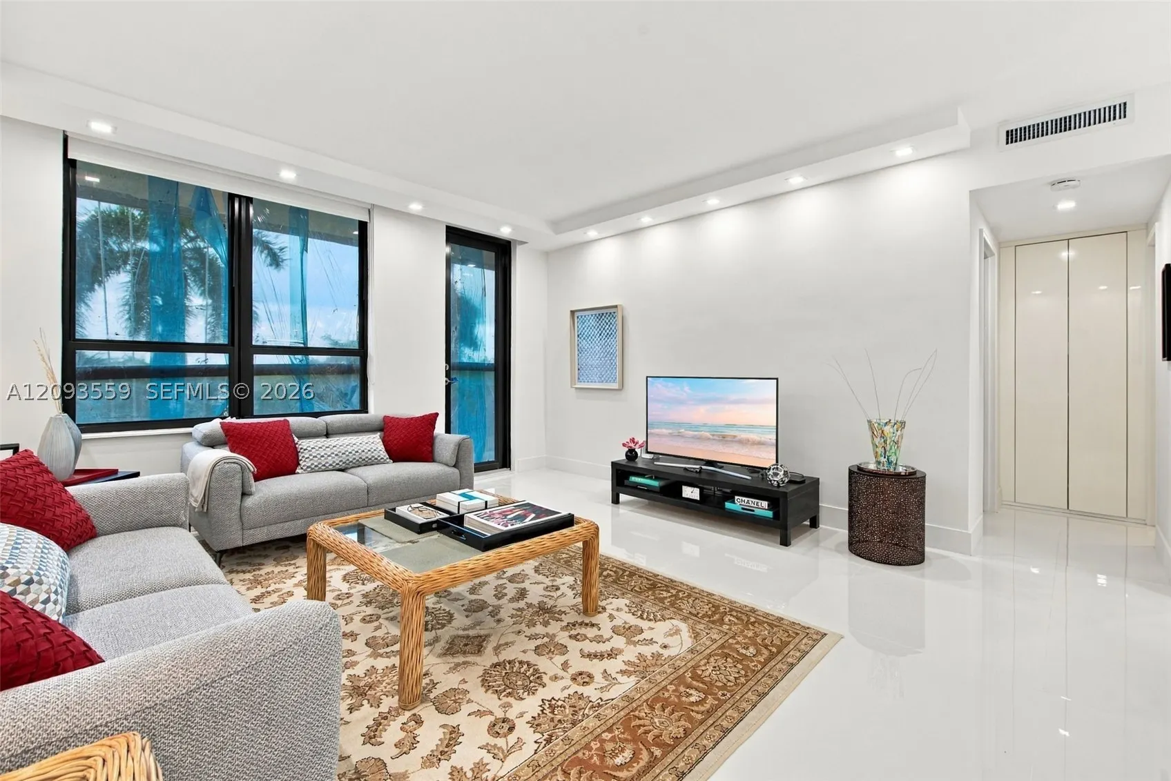 10185 Collins Ave #506