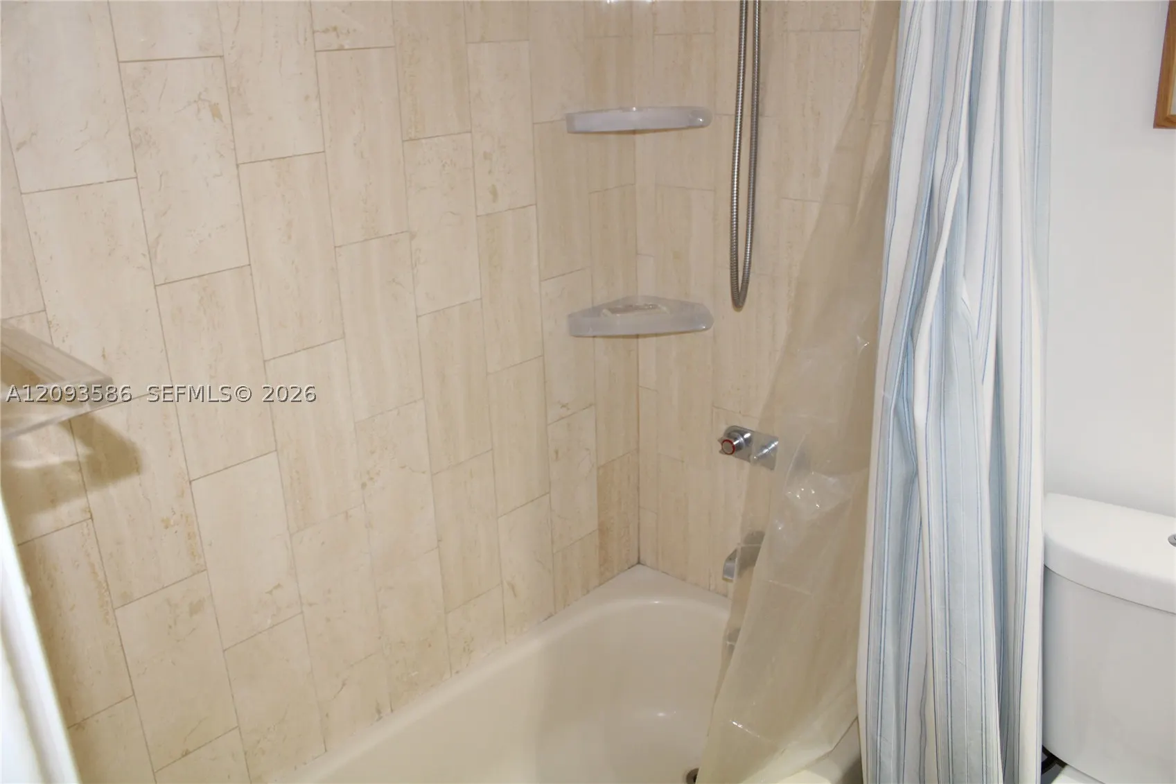 2457 Collins Ave #1502